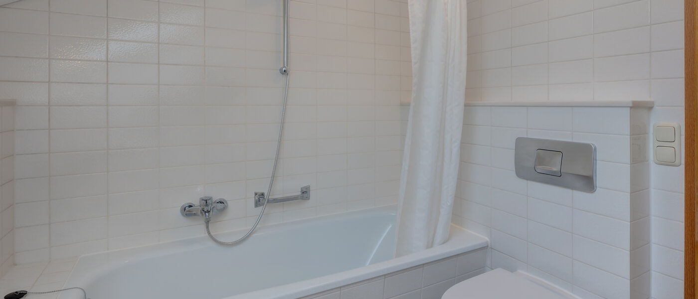 attico München Harlaching 02 bagno 14501