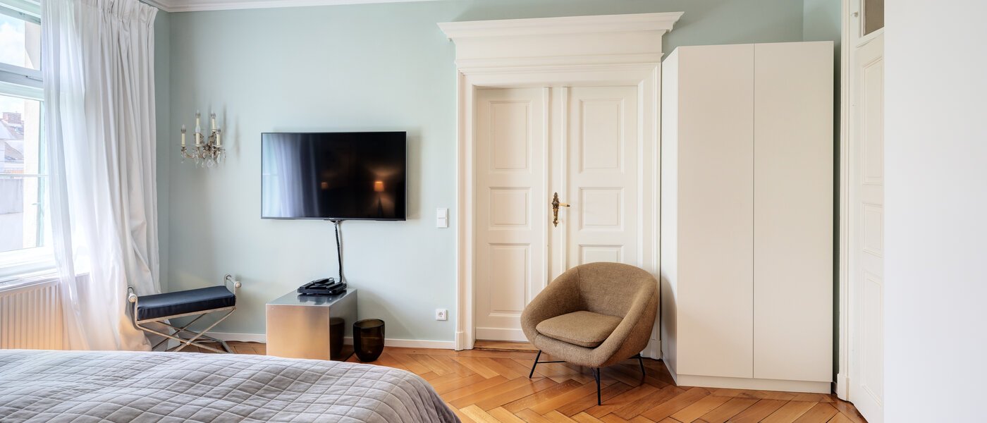 appartamento München Neuhausen 04 camera da letto 14528