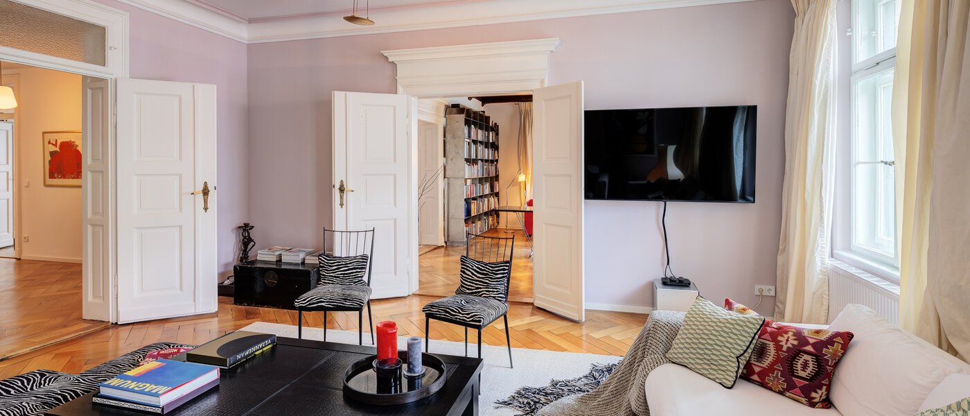 appartamento München Neuhausen 04 soggiorno 14528