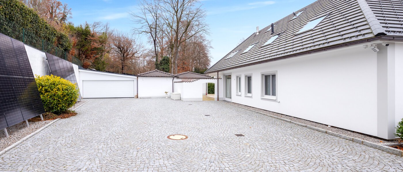 villa Starnberg 01 cortile interno  14680