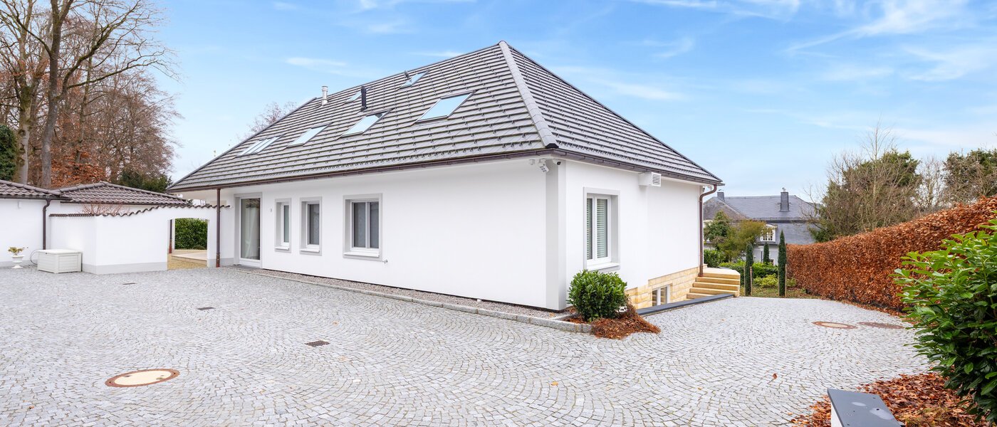 villa Starnberg 02 cortile interno  14680