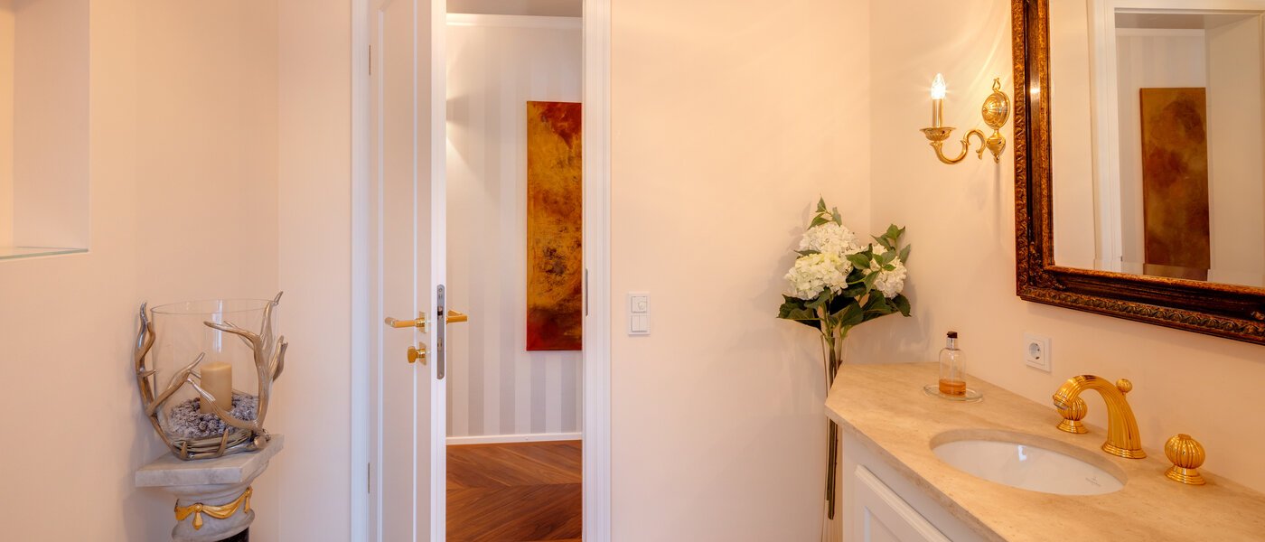 villa Starnberg 02 toilette per gli ospiti 14680