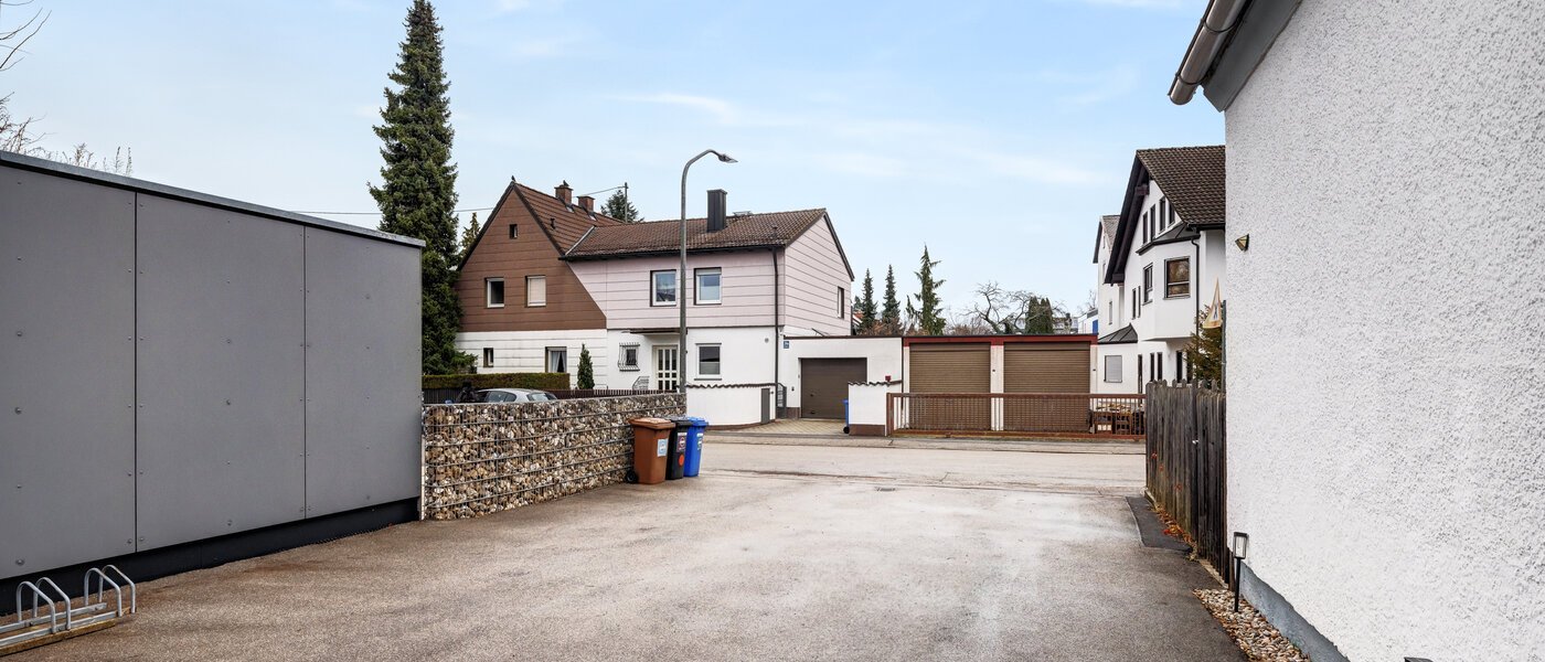 casa indipendente München Trudering 02 Ingresso del cortile 14681