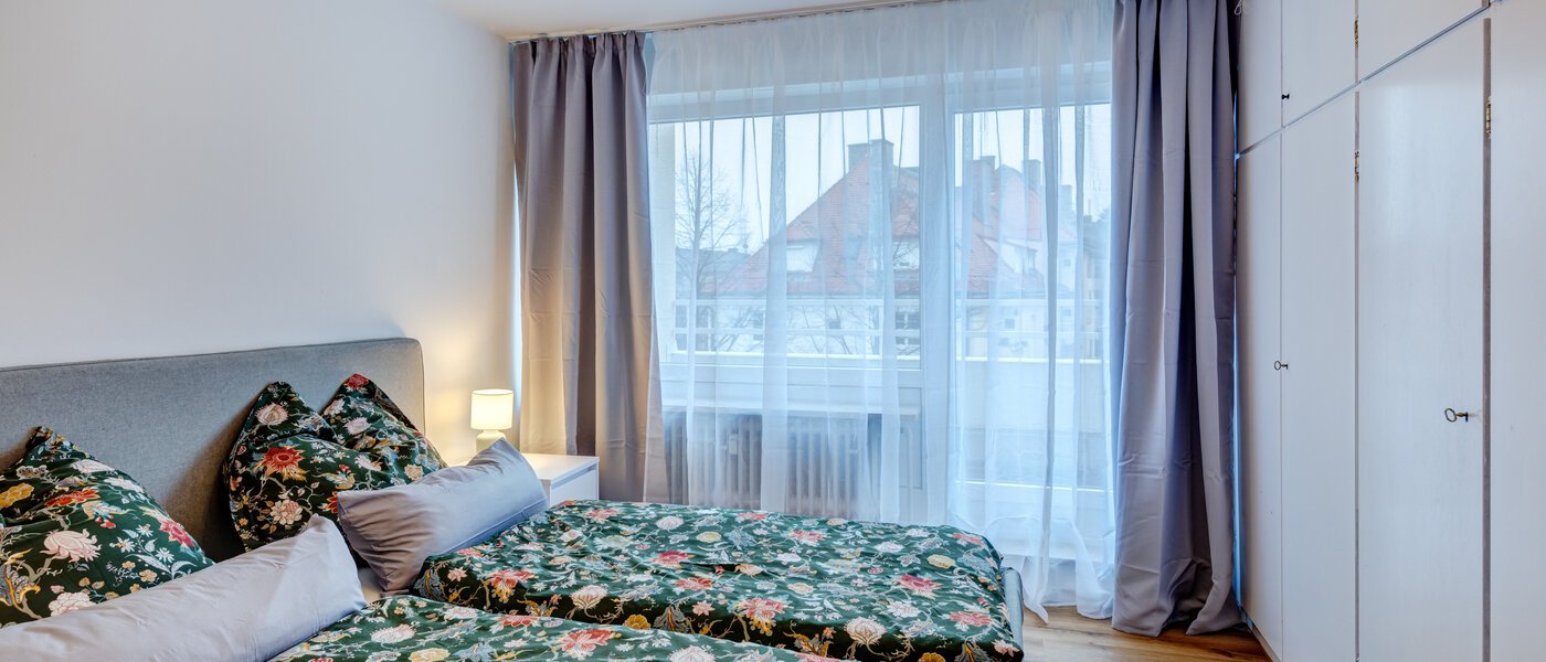 attico con terrazzo München Nymphenburg 02 camera da letto 14694