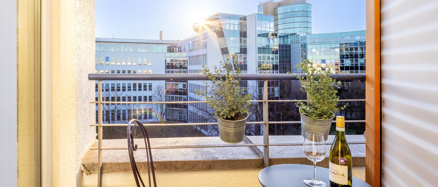 attico München Neuhausen 02 balcone 14695