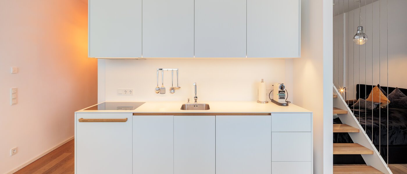 attico con terrazzo München Neuhausen 01 cucina 14699