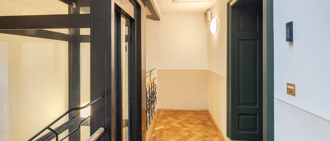 attico München Neuhausen 02 vano scala 14709