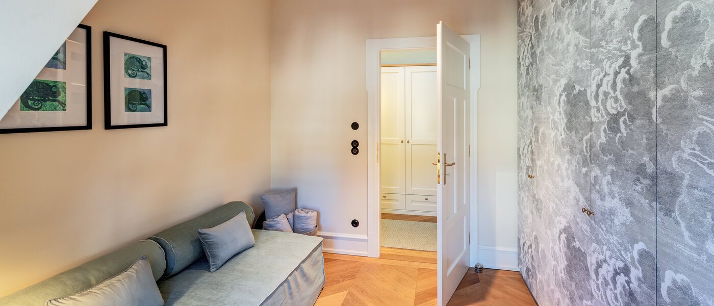 attico München Neuhausen 02 camera per gli ospiti 14709