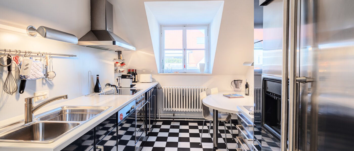 attico con terrazzo München Schwabing-West 01 cucina 14731