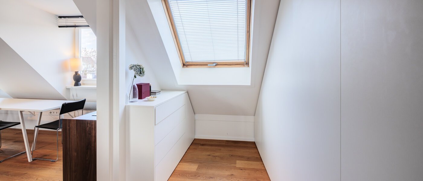 attico con terrazzo München Haidhausen 03 camera da letto 14748