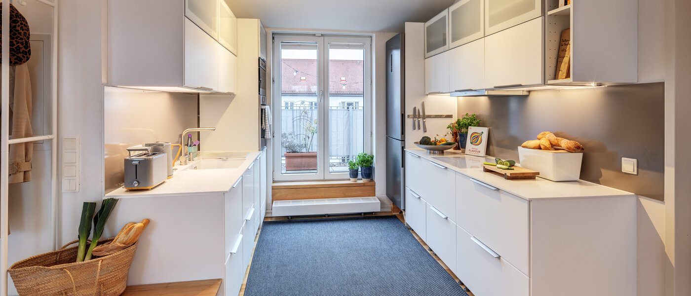 attico con terrazzo München Maxvorstadt 01 cucina 14758
