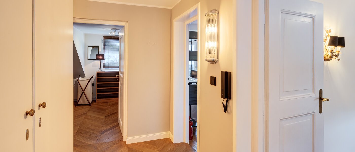 casa a schiera München Schwabing 09 ingresso/corridioio 14779