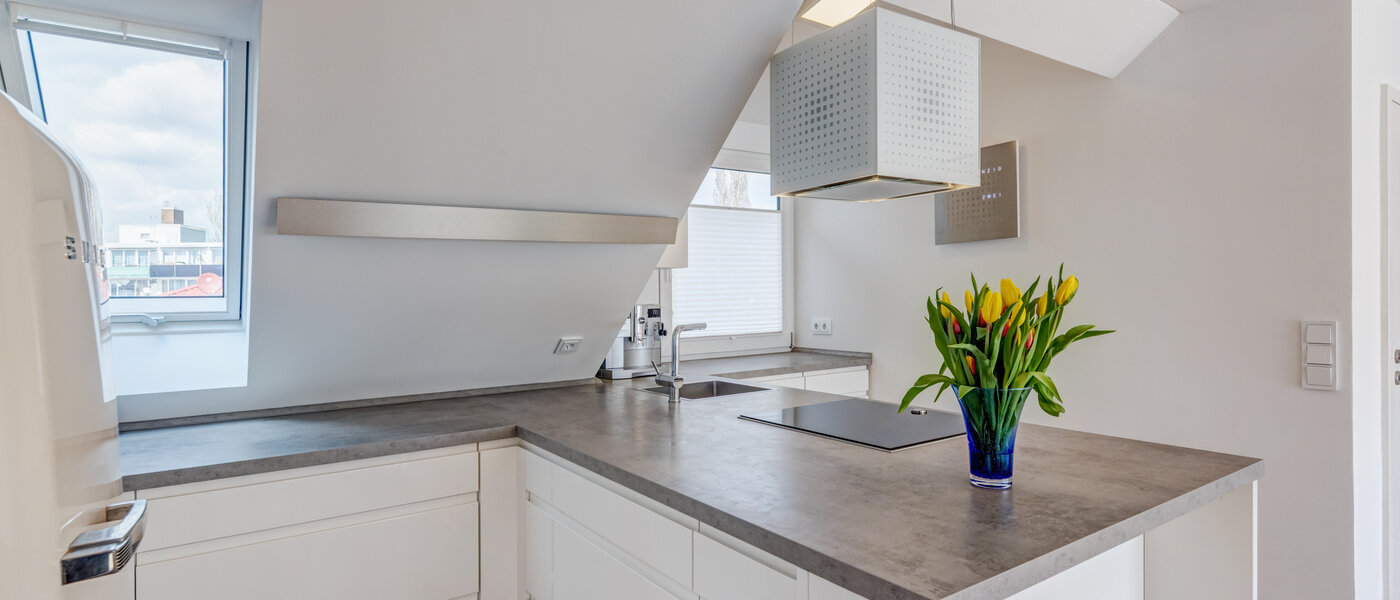 attico con terrazzo München Moosach 03 cucina 14797