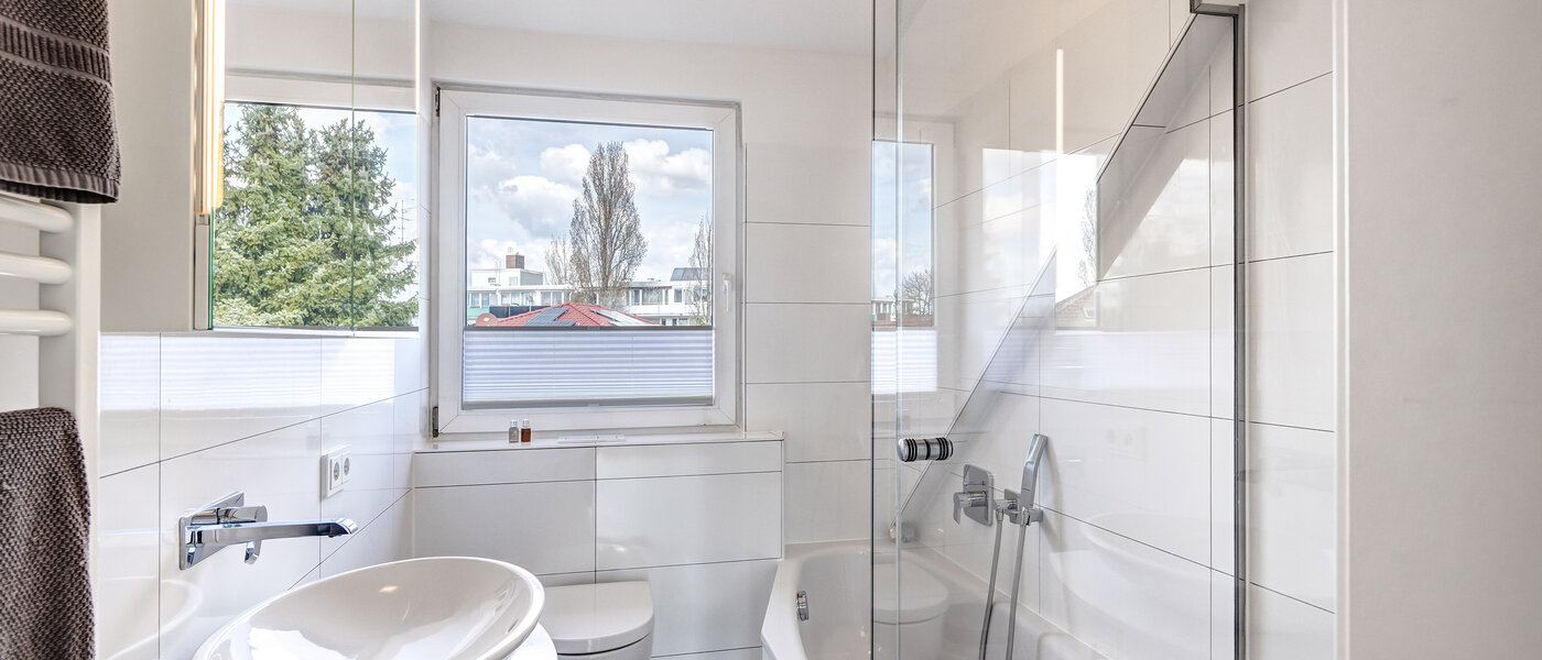 attico con terrazzo München Moosach 01 bagno 14797