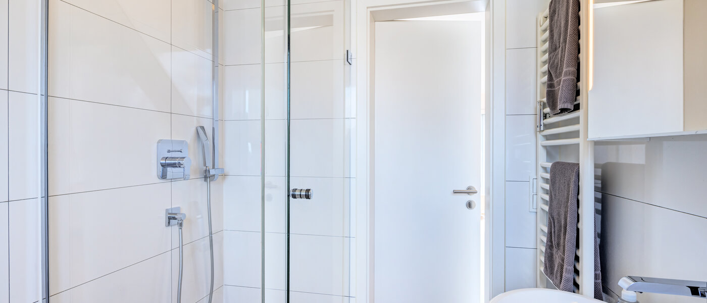 attico con terrazzo München Moosach 02 bagno 14797