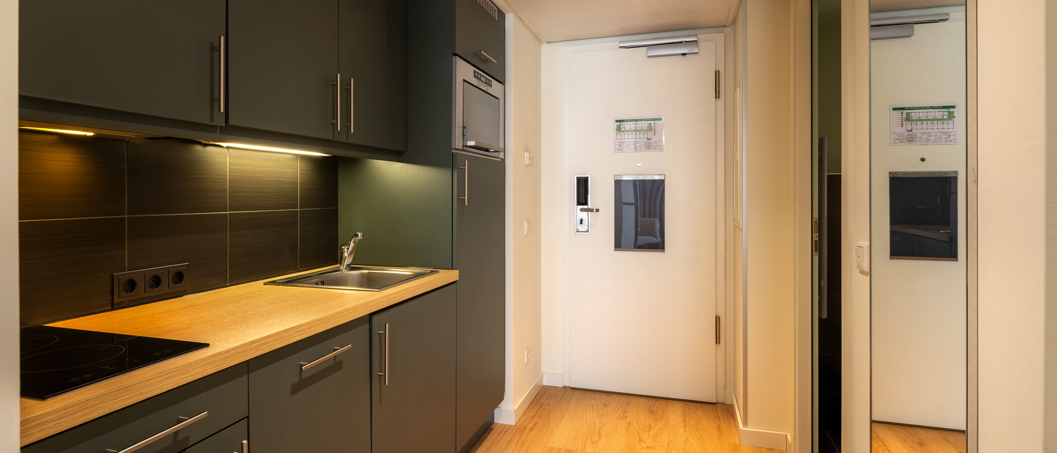 appartamento München Schwanthalerhöhe 02 ingresso/corridioio 14824