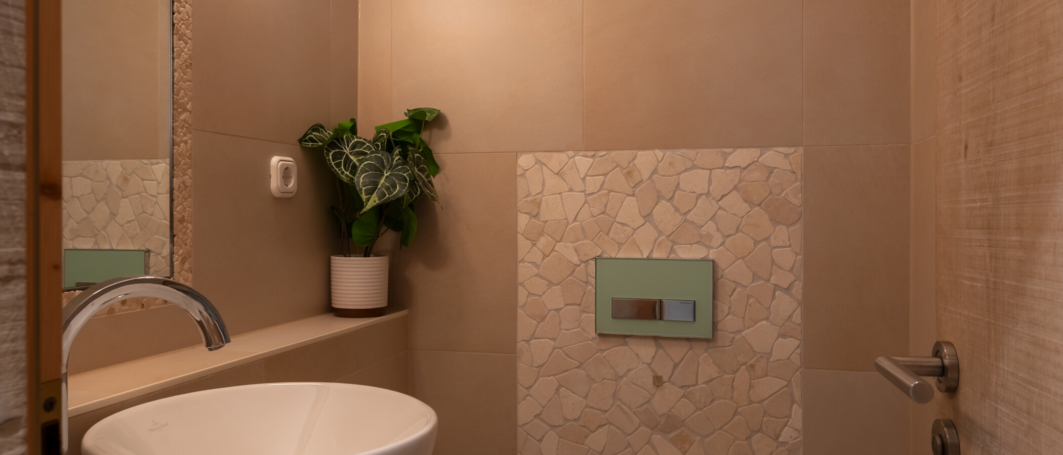 casa indipendente München Obersendling 01 toilette per gli ospiti 14826