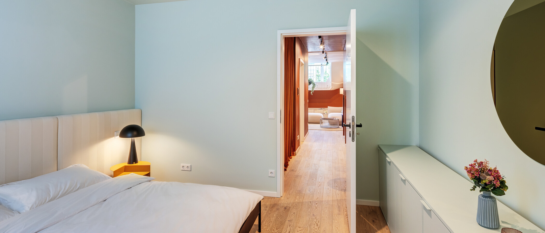 maisonette München Neuhausen 04 camera da letto 14864