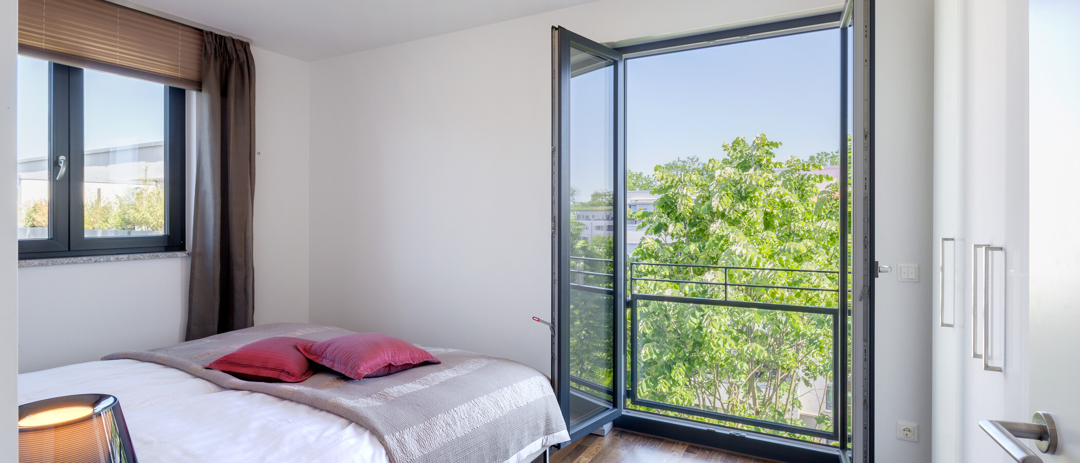 attico con terrazzo München Altbogenhausen 02 camera da letto 14872