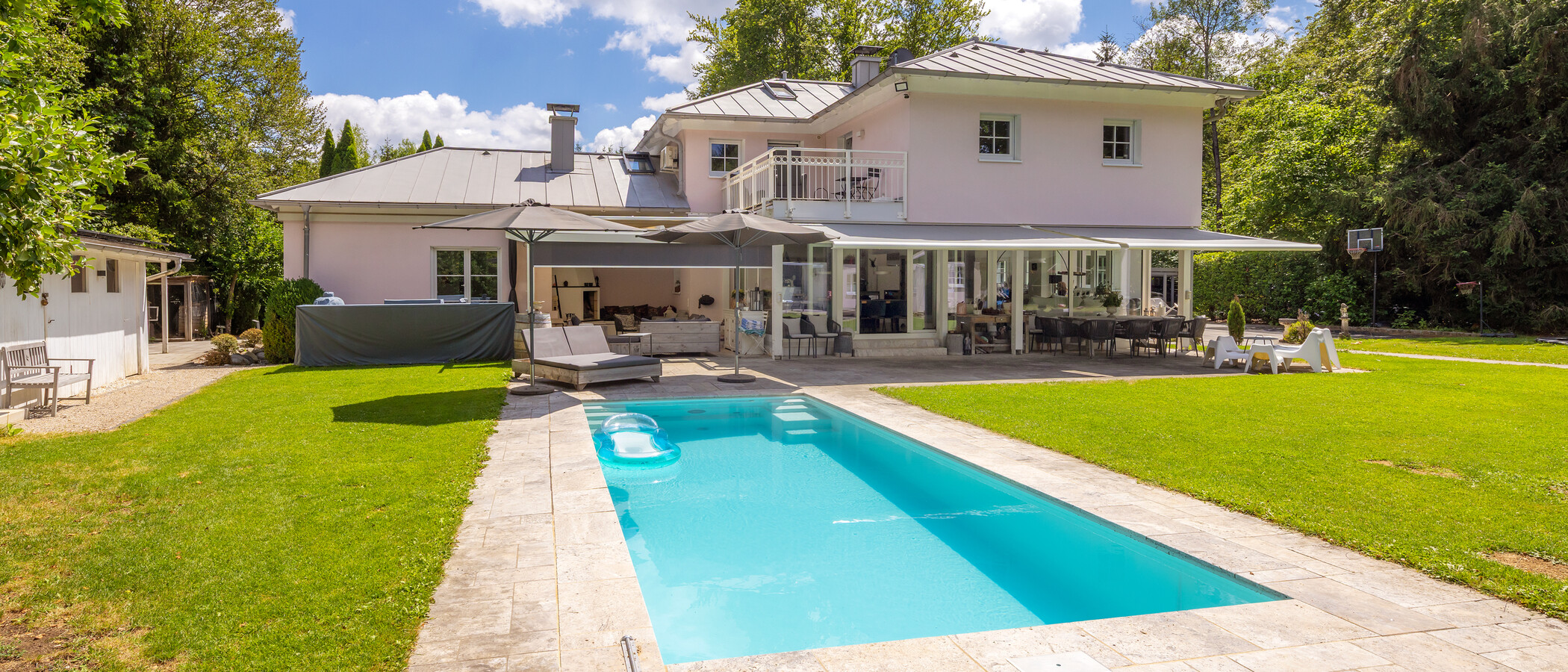 villa Oberhaching 01 Piscina 14925