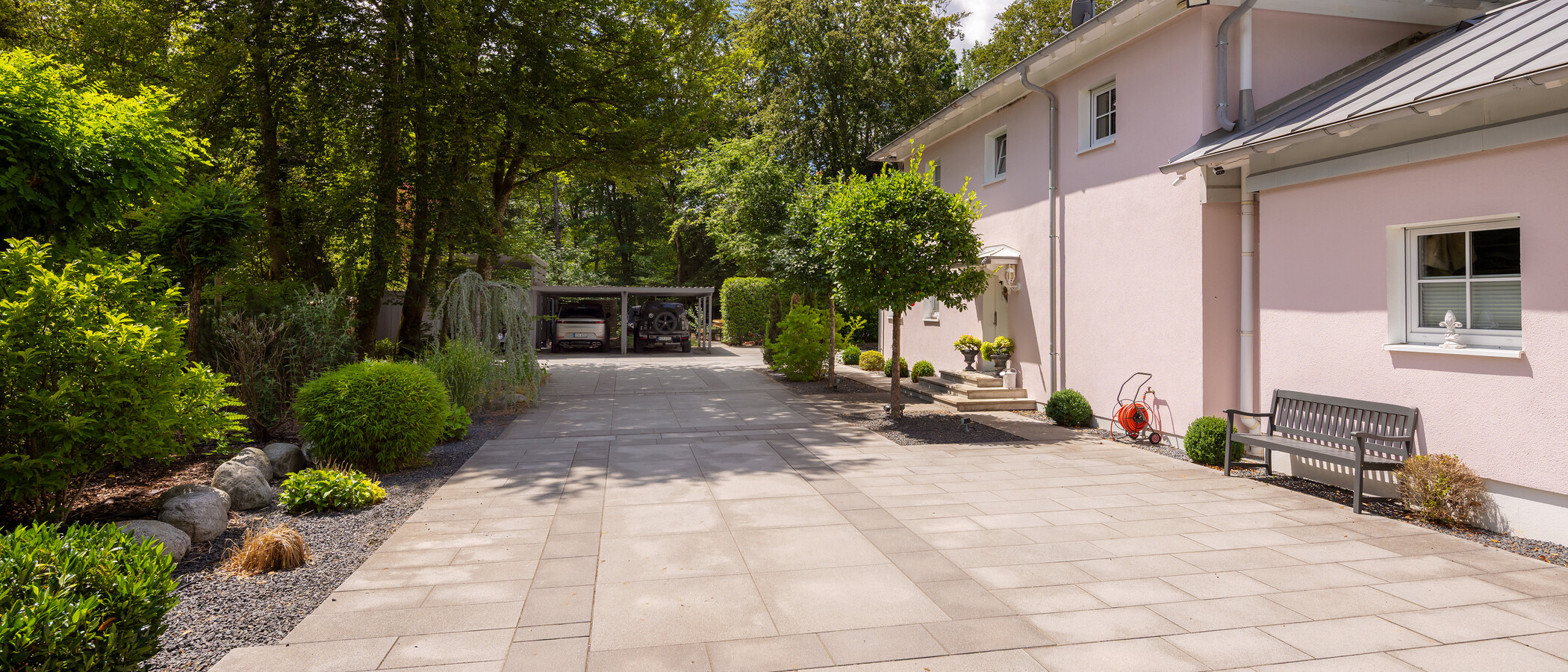 villa Oberhaching 03 Ingresso del cortile 14925