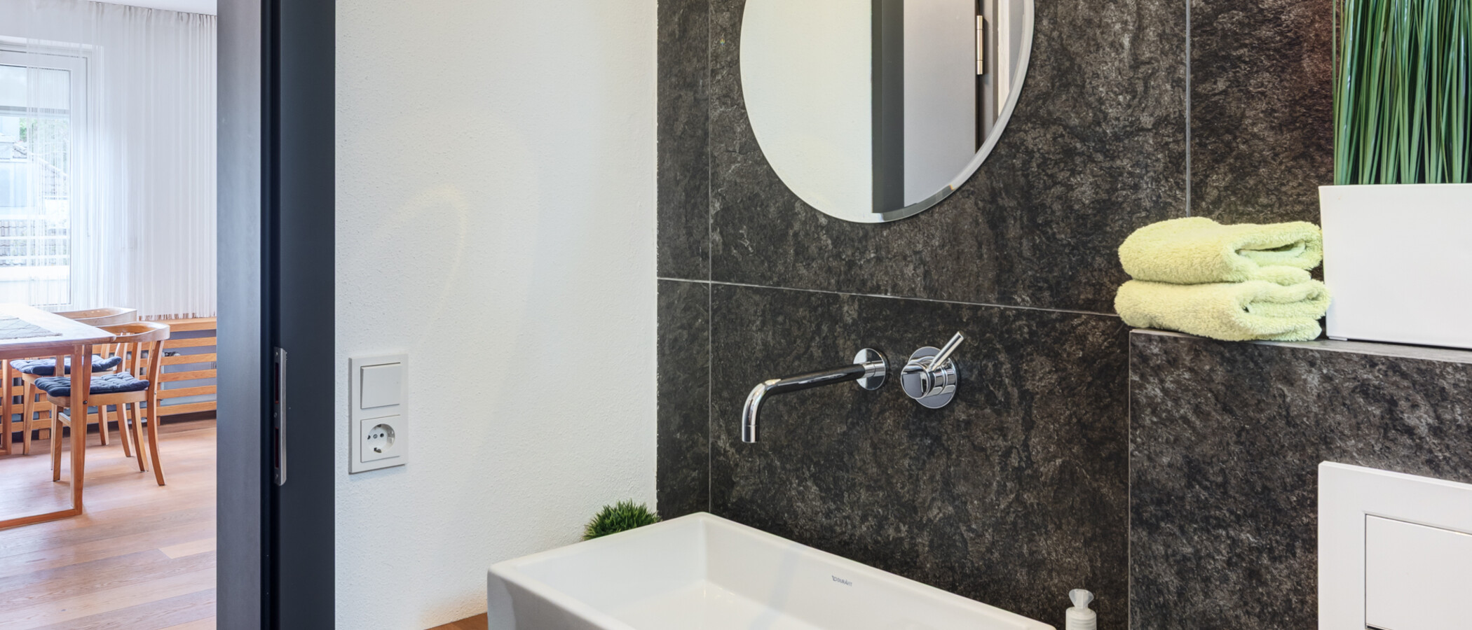 attico con terrazzo München Solln 02 toilette per gli ospiti 15010