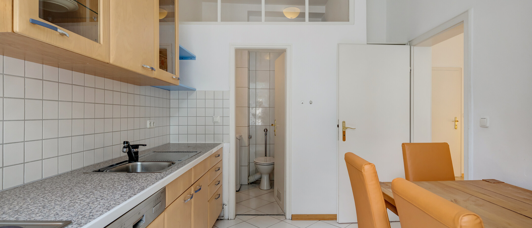 appartamento München Schwabing (links der Leopoldstraße) 03 cucina 1680