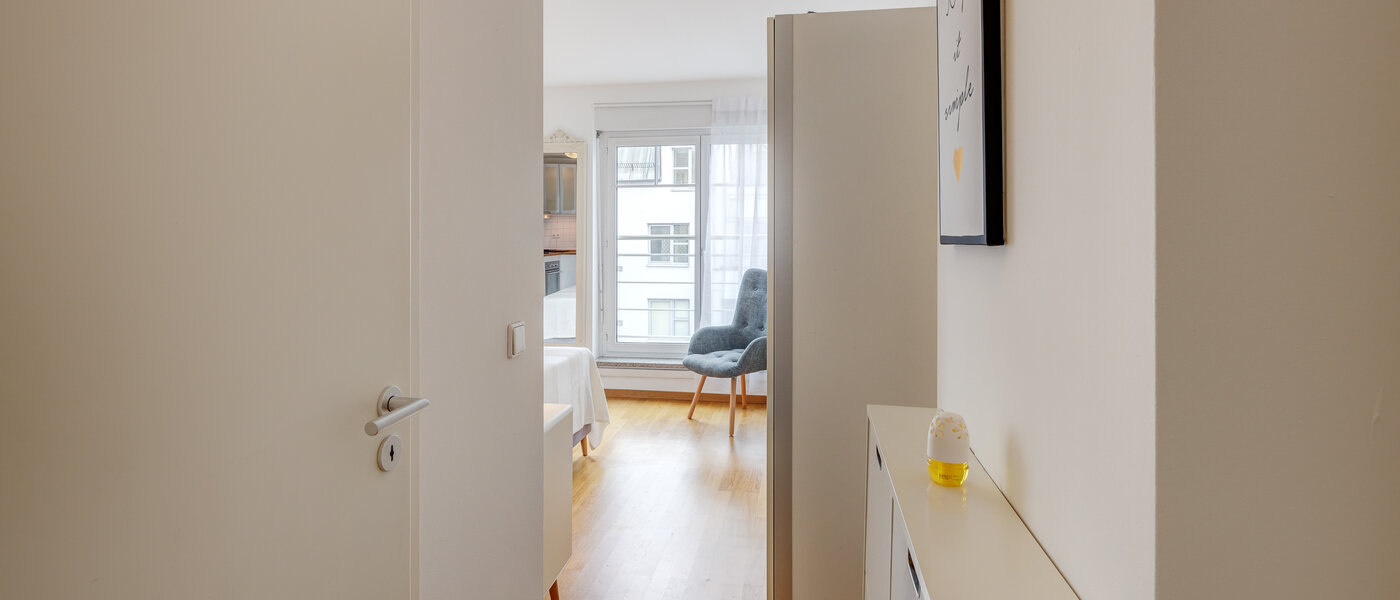 abitazione München Schwabing (rechts der Leopoldstraße) 02 ingresso/corridioio 1782