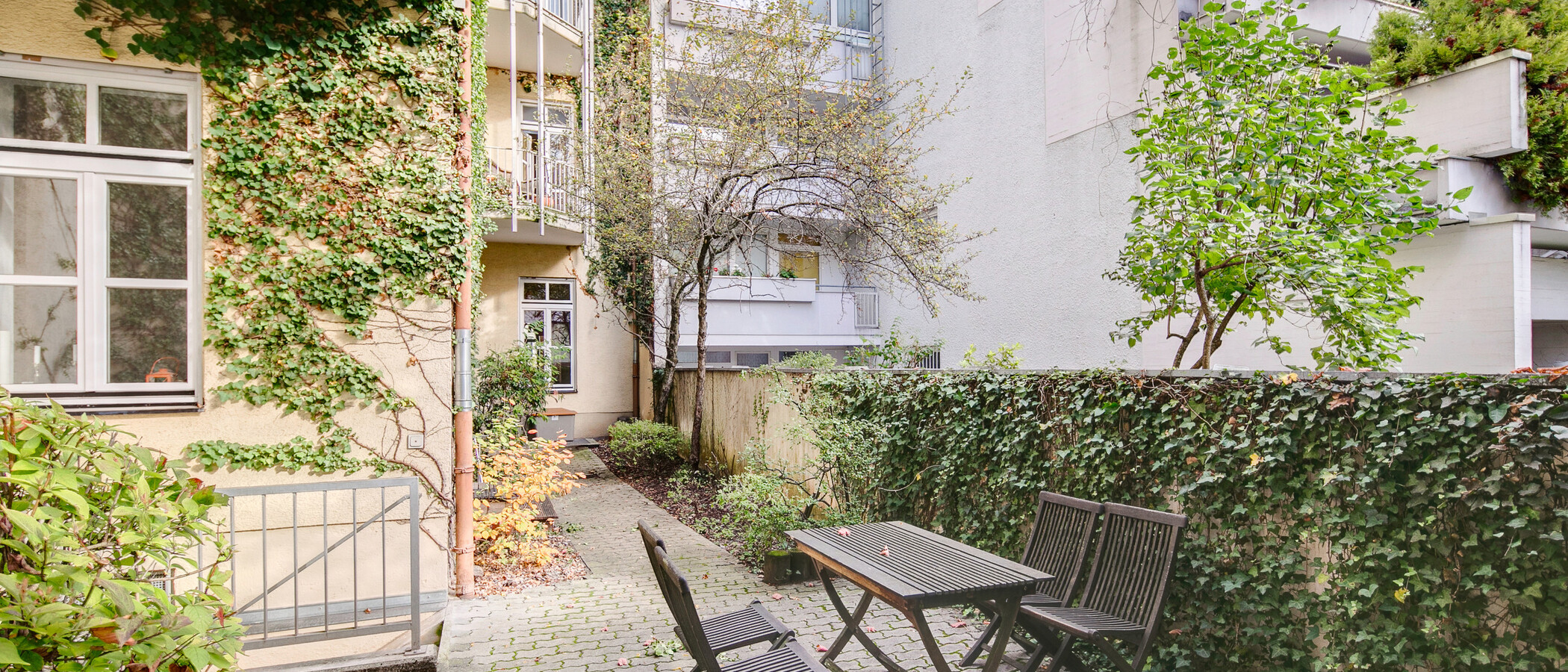 appartamento München Schwabing (links der Leopoldstraße) 01 cortile interno  1797