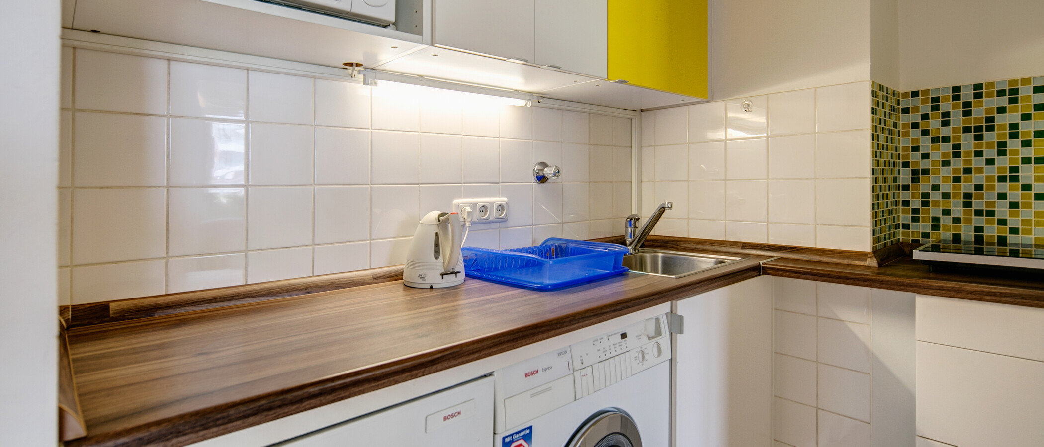 appartamento München Schwabing (links der Leopoldstraße) 02 cucina 2236