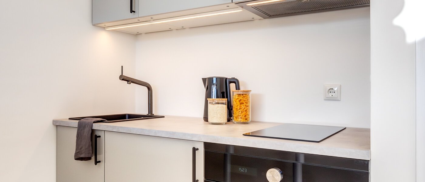 abitazione München Schwabing-Nord (zw. Leopoldstraße & Englischen Garten) 01 cucina 2242