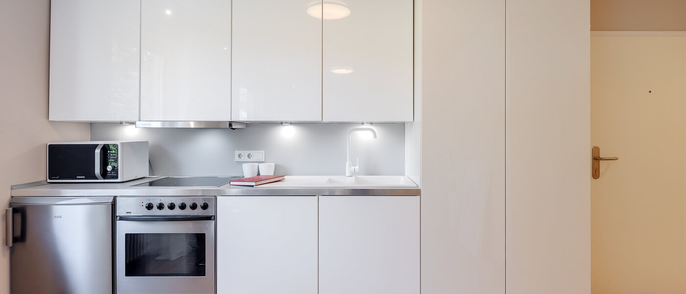 appartamento München Schwabing (links der Leopoldstraße) 01 cucina 2407