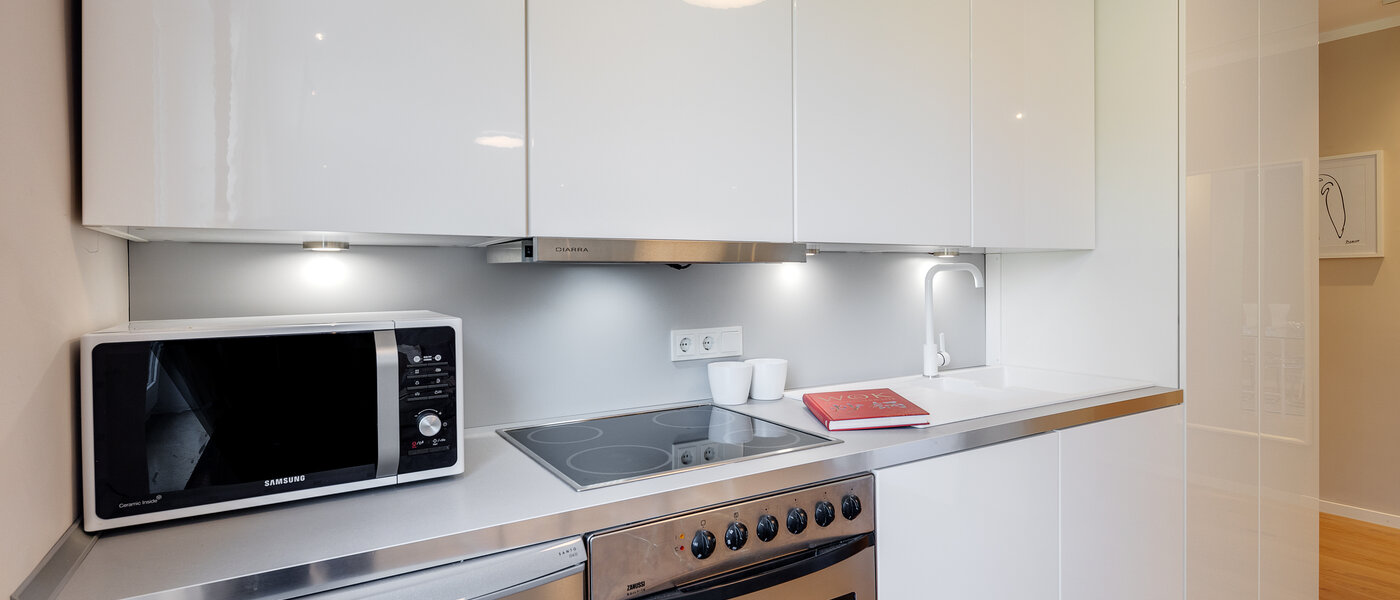 appartamento München Schwabing (links der Leopoldstraße) 03 cucina 2407