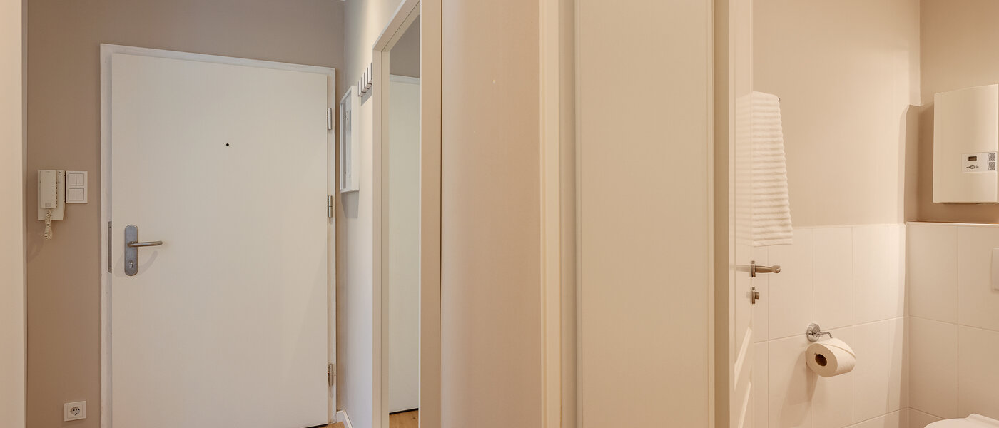 appartamento München Schwabing (links der Leopoldstraße) 01 ingresso/corridioio 2407