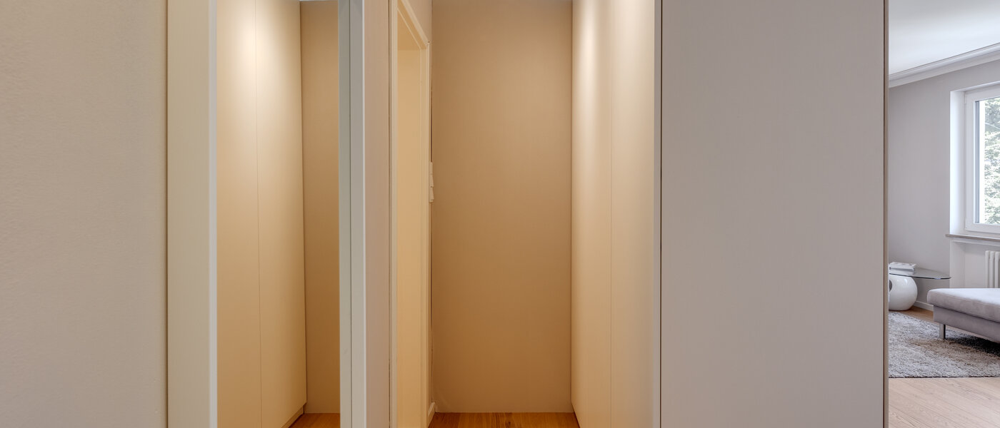 appartamento München Schwabing (links der Leopoldstraße) 03 ingresso/corridioio 2407