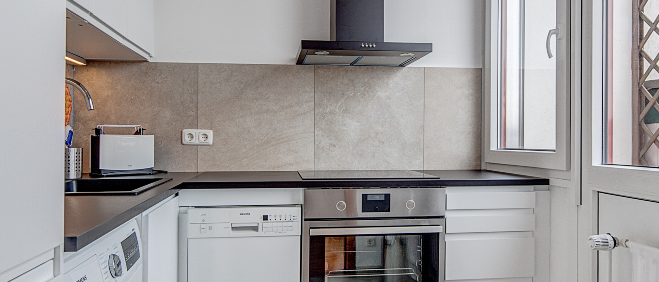attico con terrazzo München Maxvorstadt 02 cucina 255