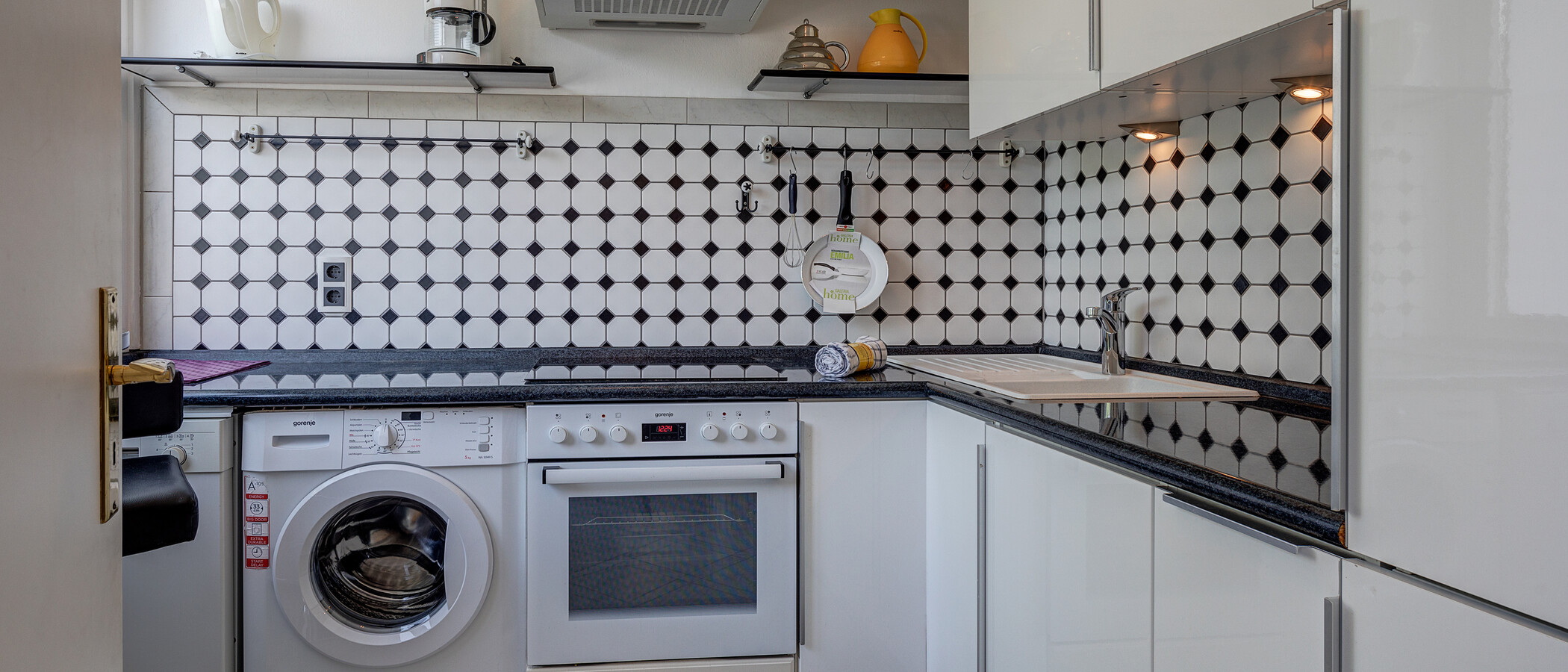 attico con terrazzo München Neuhausen 01 cucina 2774