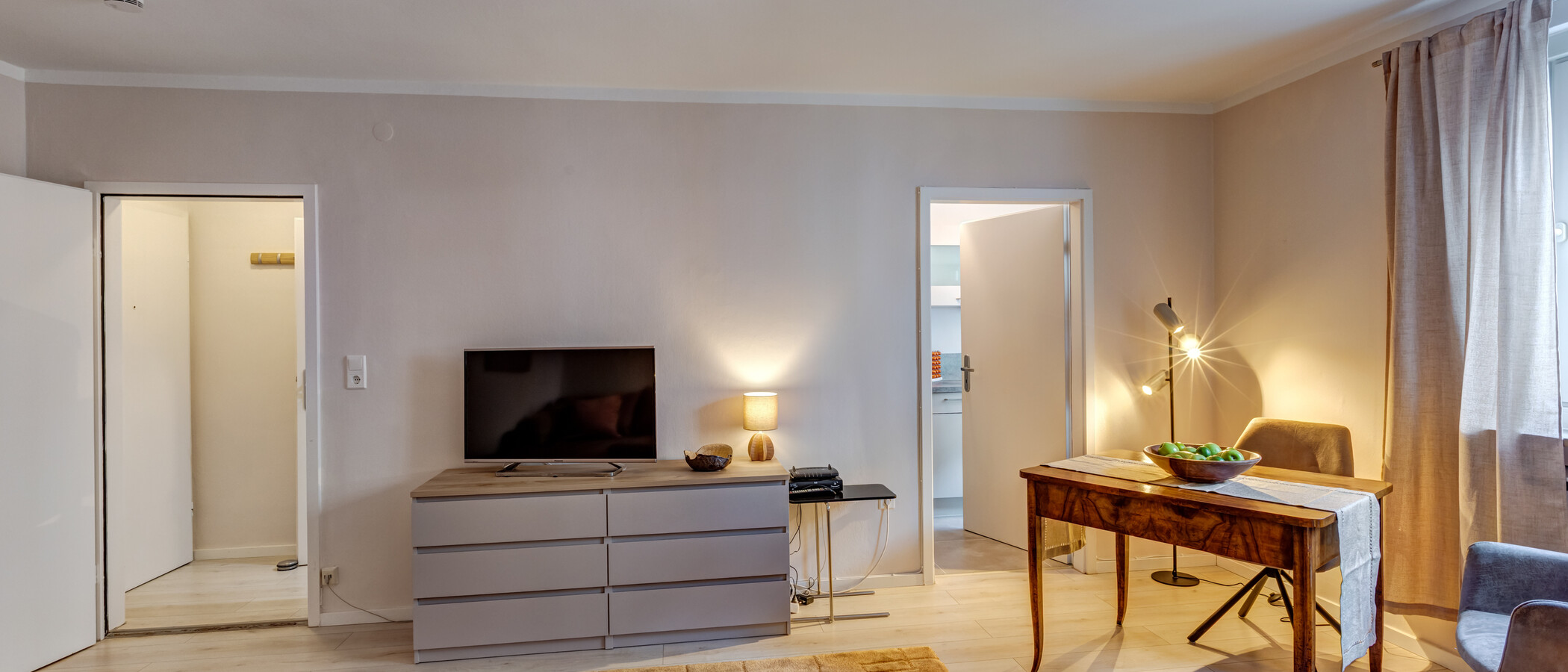 appartamento München Schwabing (links der Leopoldstraße) 04 soggiorno 3177