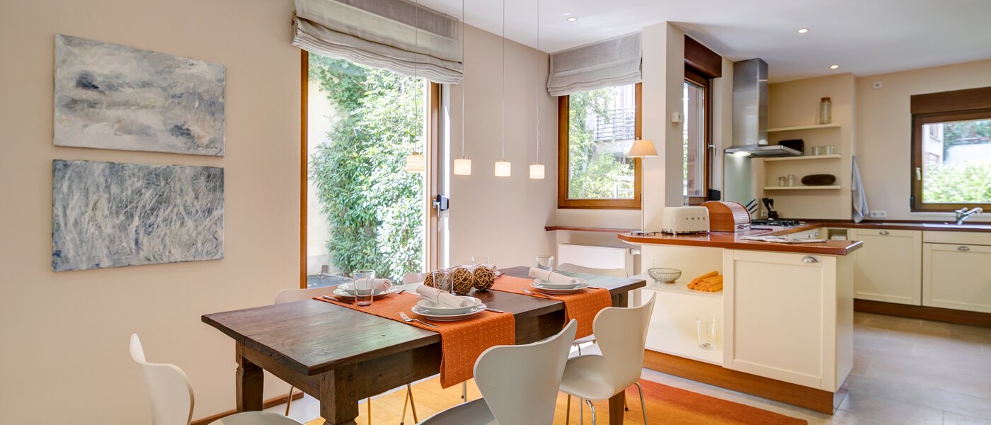 casa a schiera München Schwabing (links der Leopoldstraße) 01 zona pranzo 3396