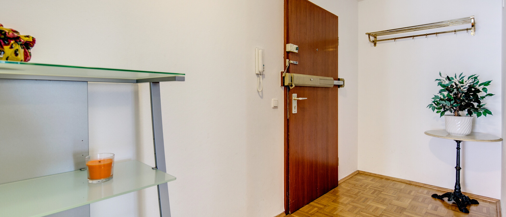 appartamento München Schwabing-Nord (zw. Belgrad- & Leopoldstraße) 02 ingresso/corridioio 342