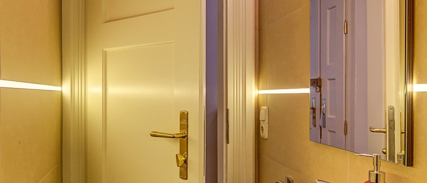 appartamento München Neuhausen 02 toilette per gli ospiti 3428