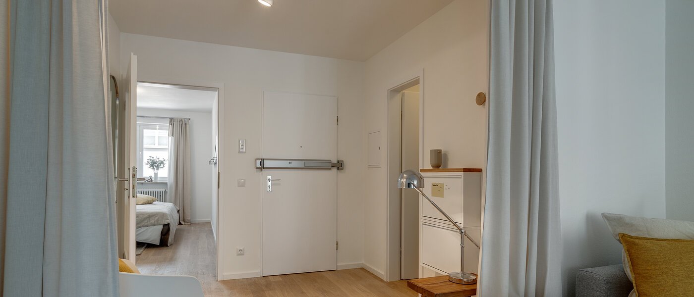 appartamento München Schwabing (rechts der Leopoldstraße) 03 ingresso/corridioio 361