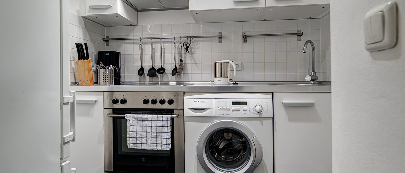 appartamento München Schwabing (links der Leopoldstraße) 01 cucina 3713