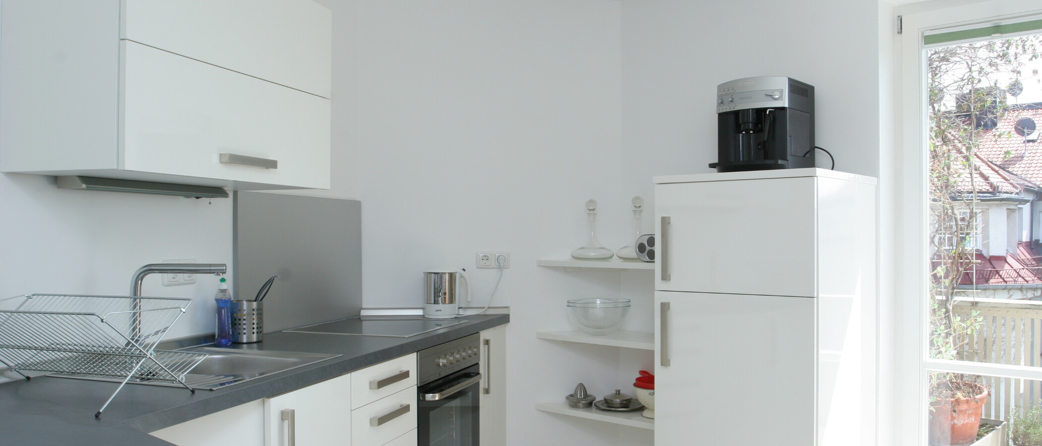 attico con terrazzo München Lehel 01 cucina 3850