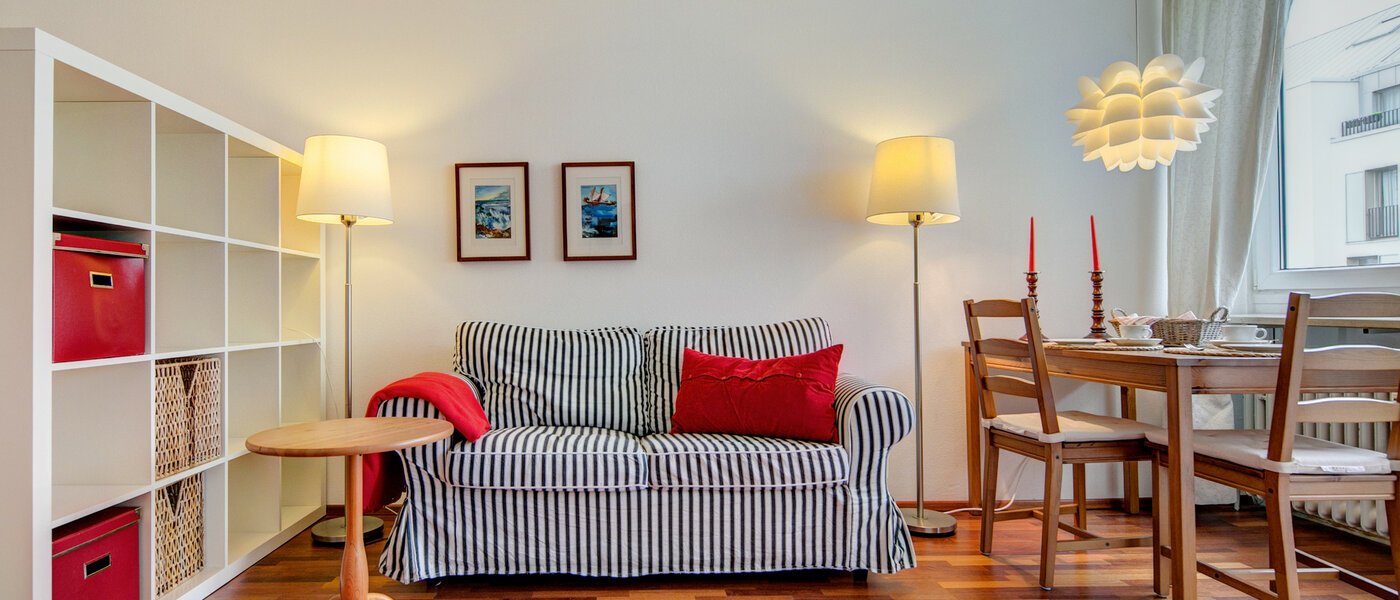 appartamento München Neuhausen 02 soggiorno 4307