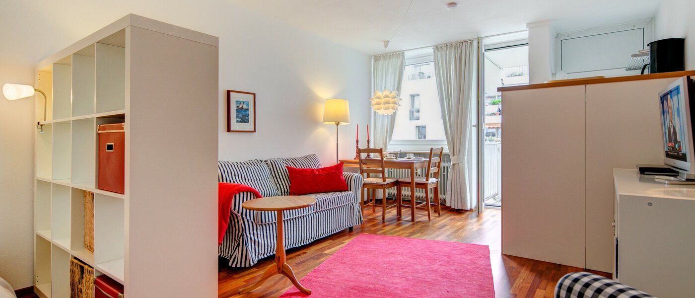 appartamento München Neuhausen 03 soggiorno 4307