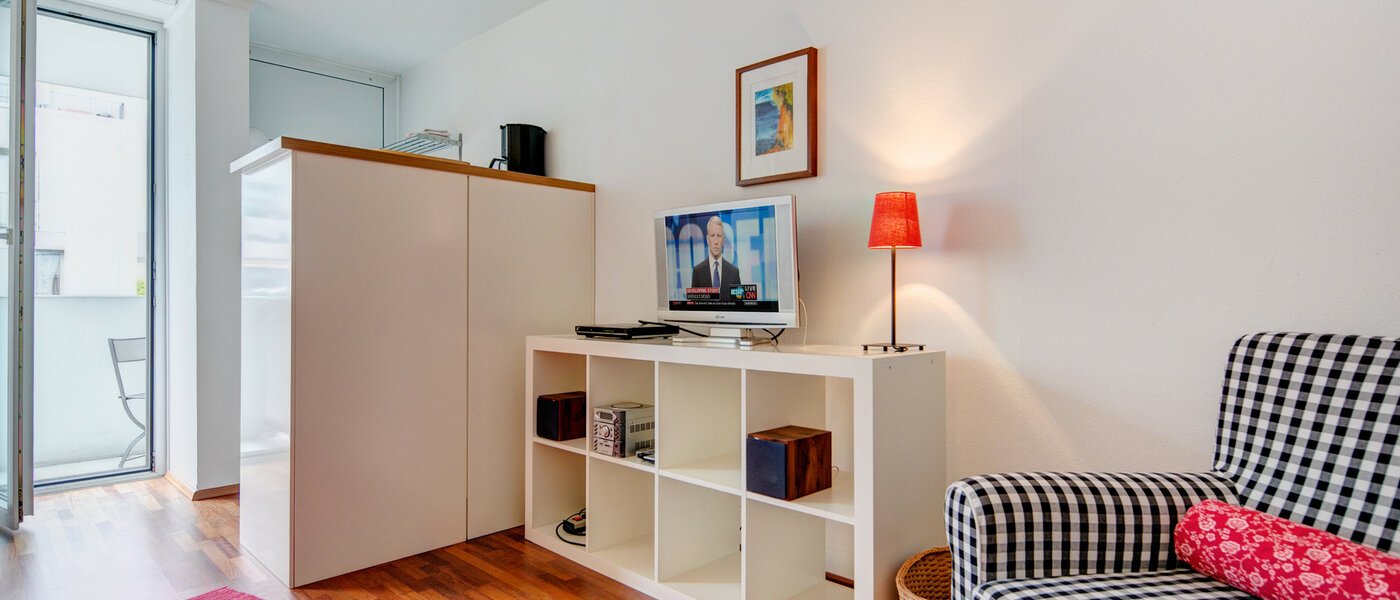 appartamento München Neuhausen 04 soggiorno 4307