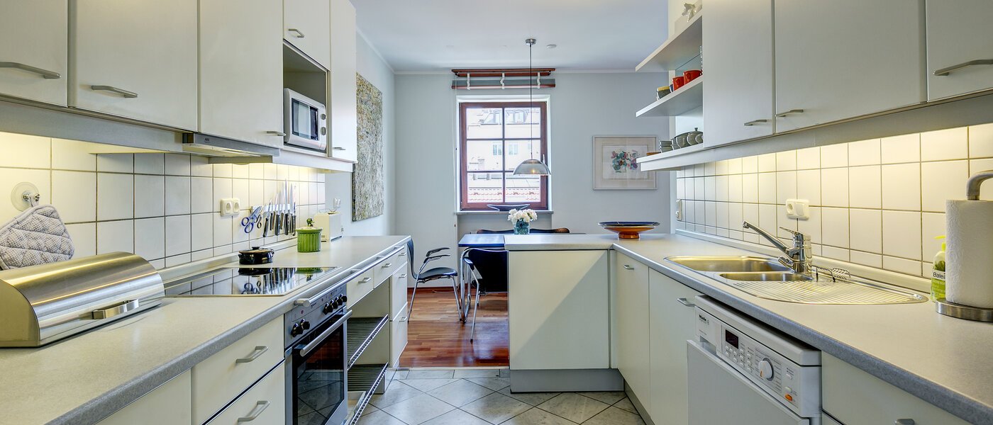appartamento München Lehel 01 cucina 4400