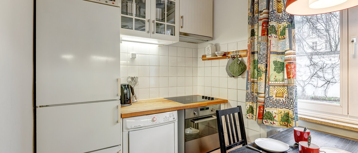 appartamento München Schwabing (rechts der Leopoldstraße) 02 cucina 4984