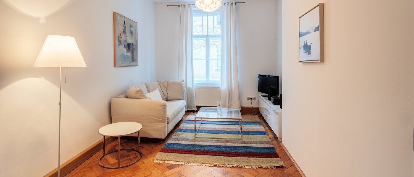 appartamento München Neuhausen 01 soggiorno 5003